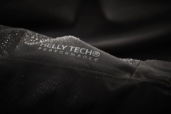HELLY TECH ®  je voděodolný, větruodolný a prodyšný